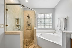 Maplewood Dr-S0705-028.jpg