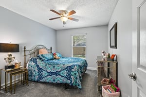 Maplewood Dr-S0705-035.jpg