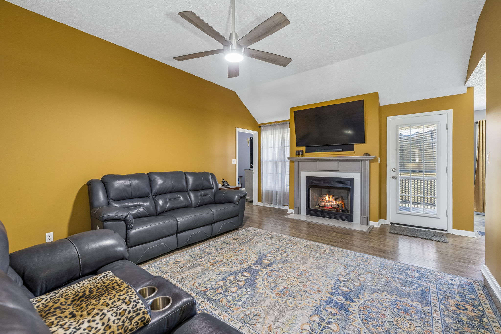  Photo 12