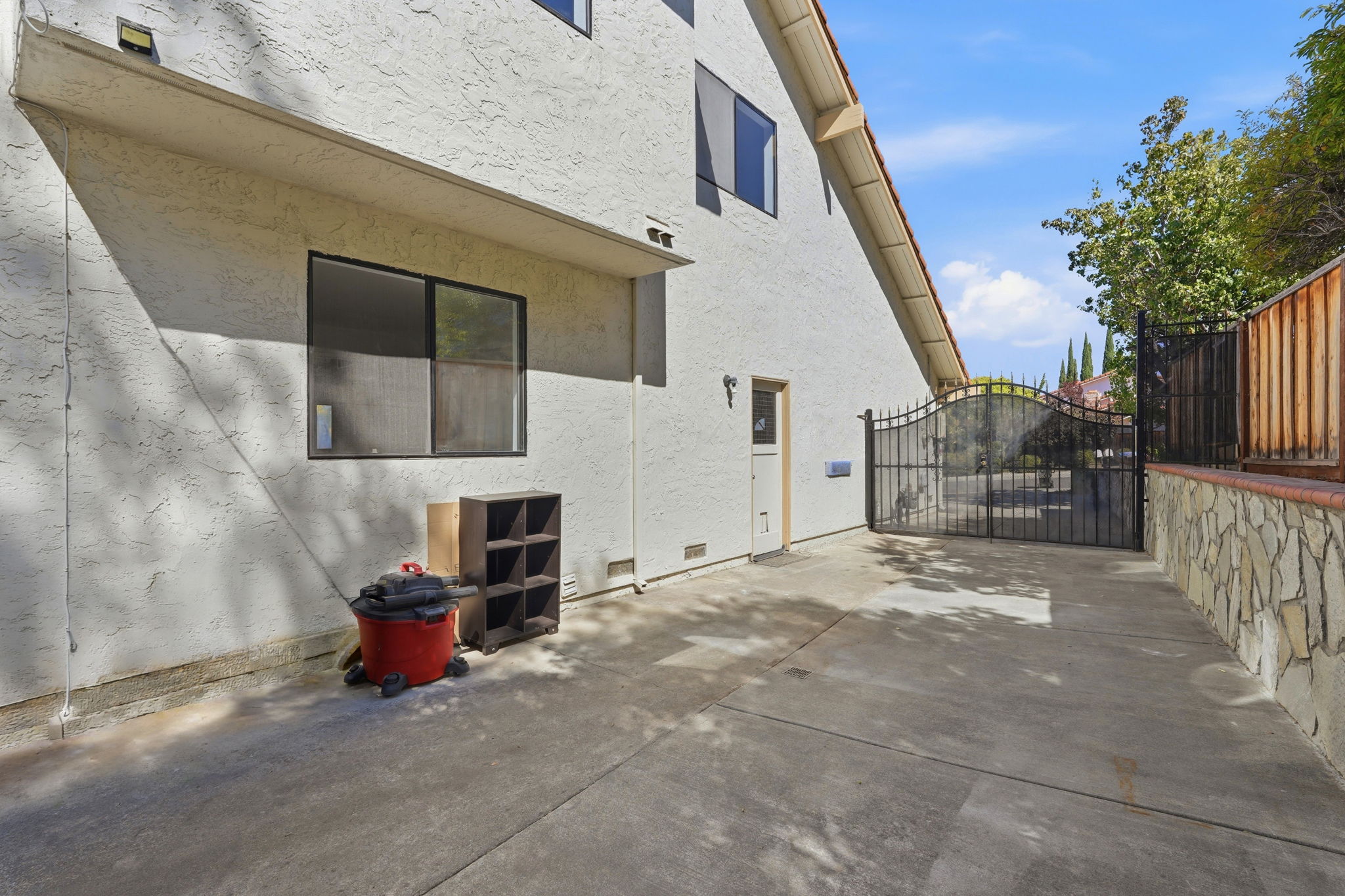 039_F8_3694 Lucas Dr