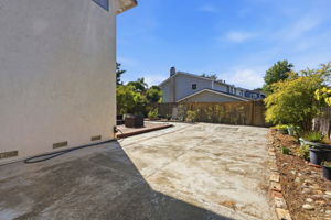 043_F8_3694 Lucas Dr