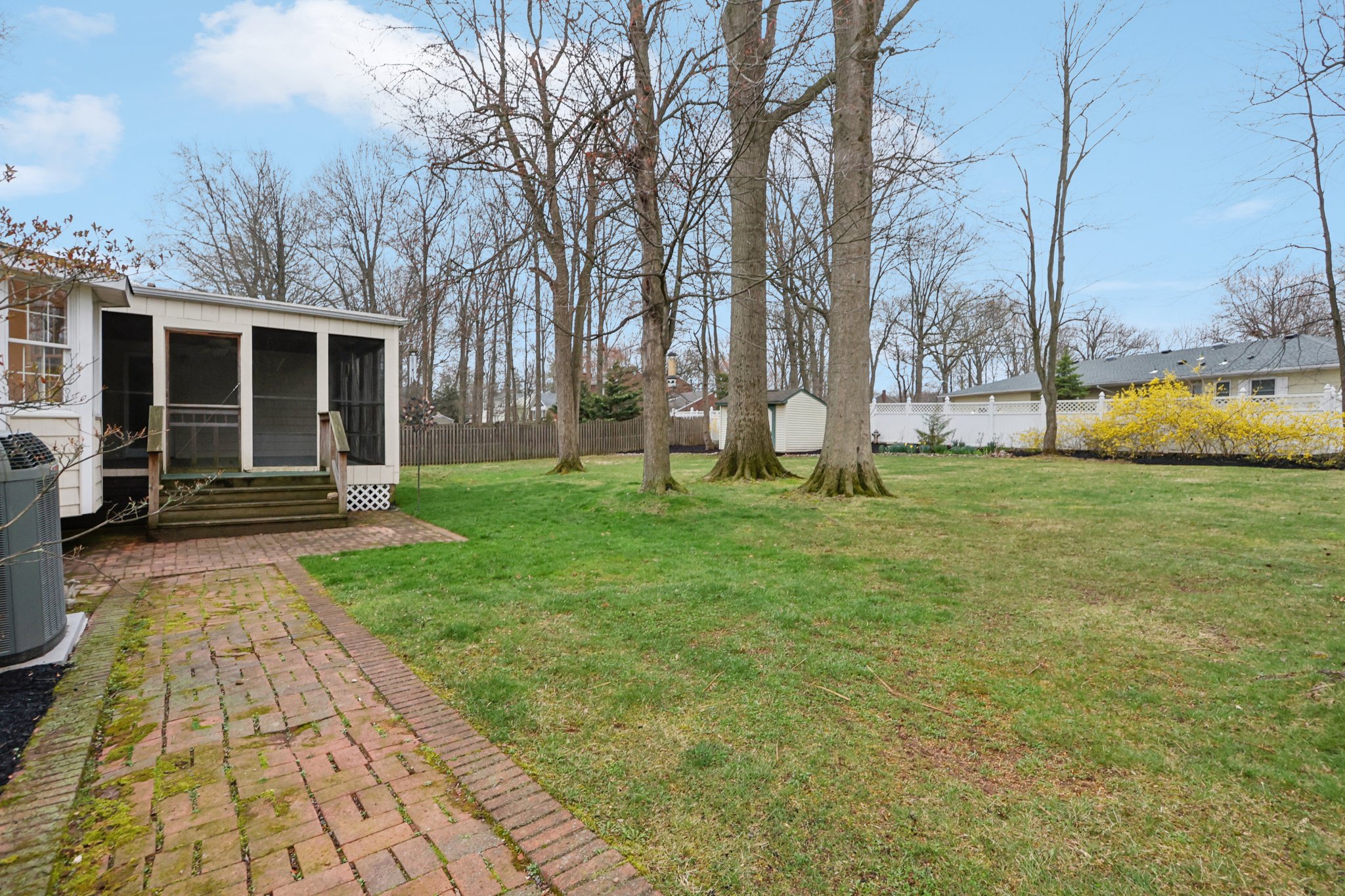 Dale Dr-S0304-047.jpg