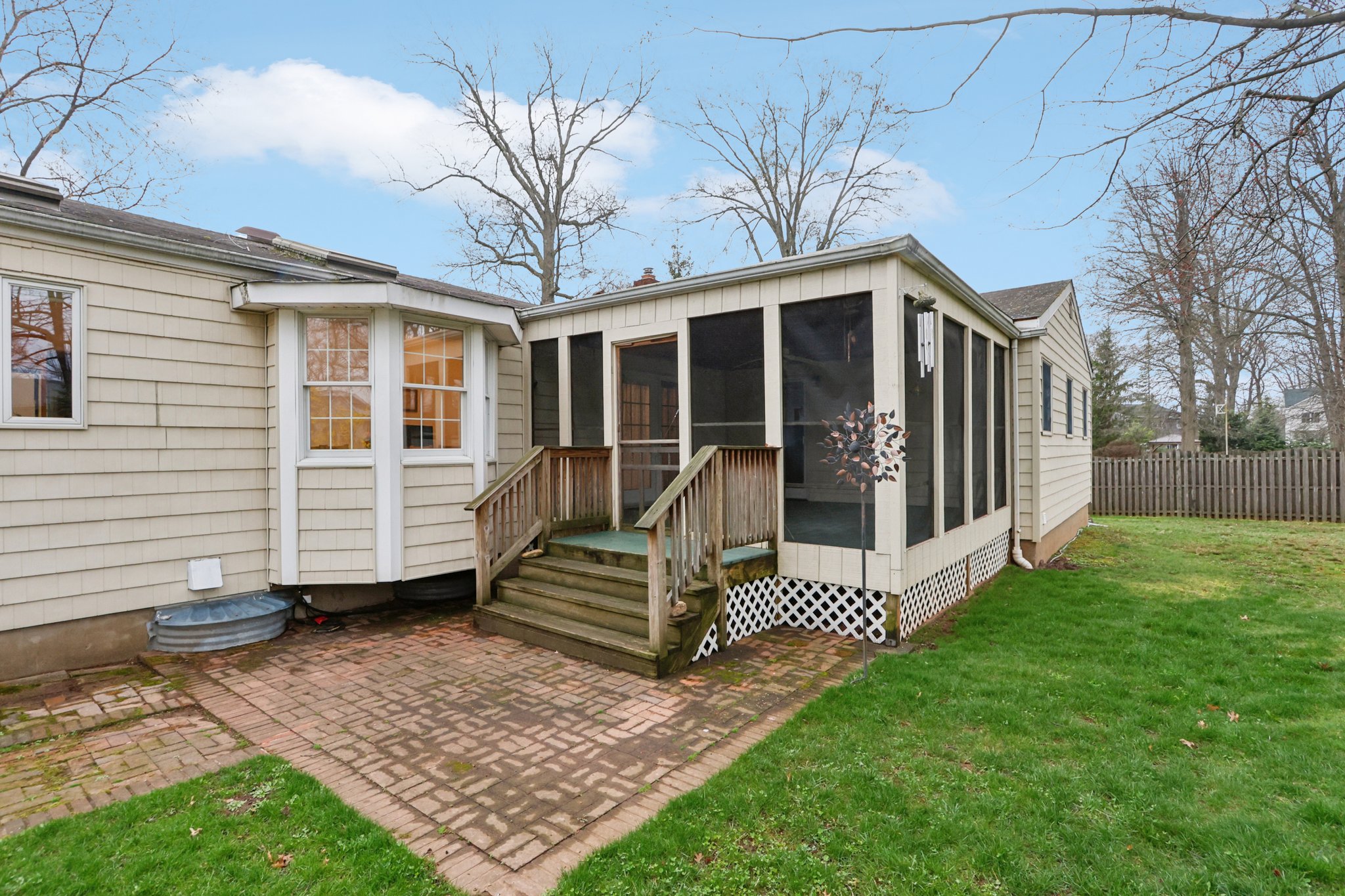 Dale Dr-S0304-049.jpg