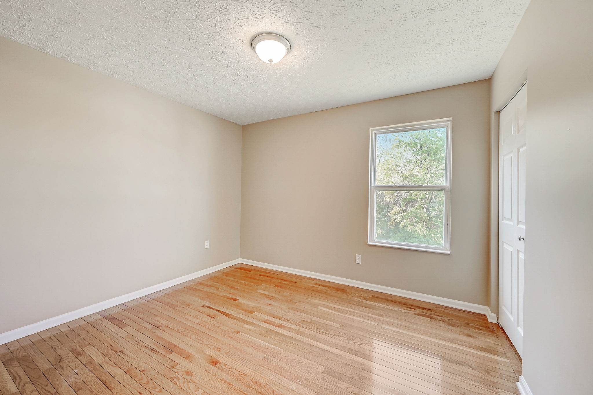 Grisby Ln-033
