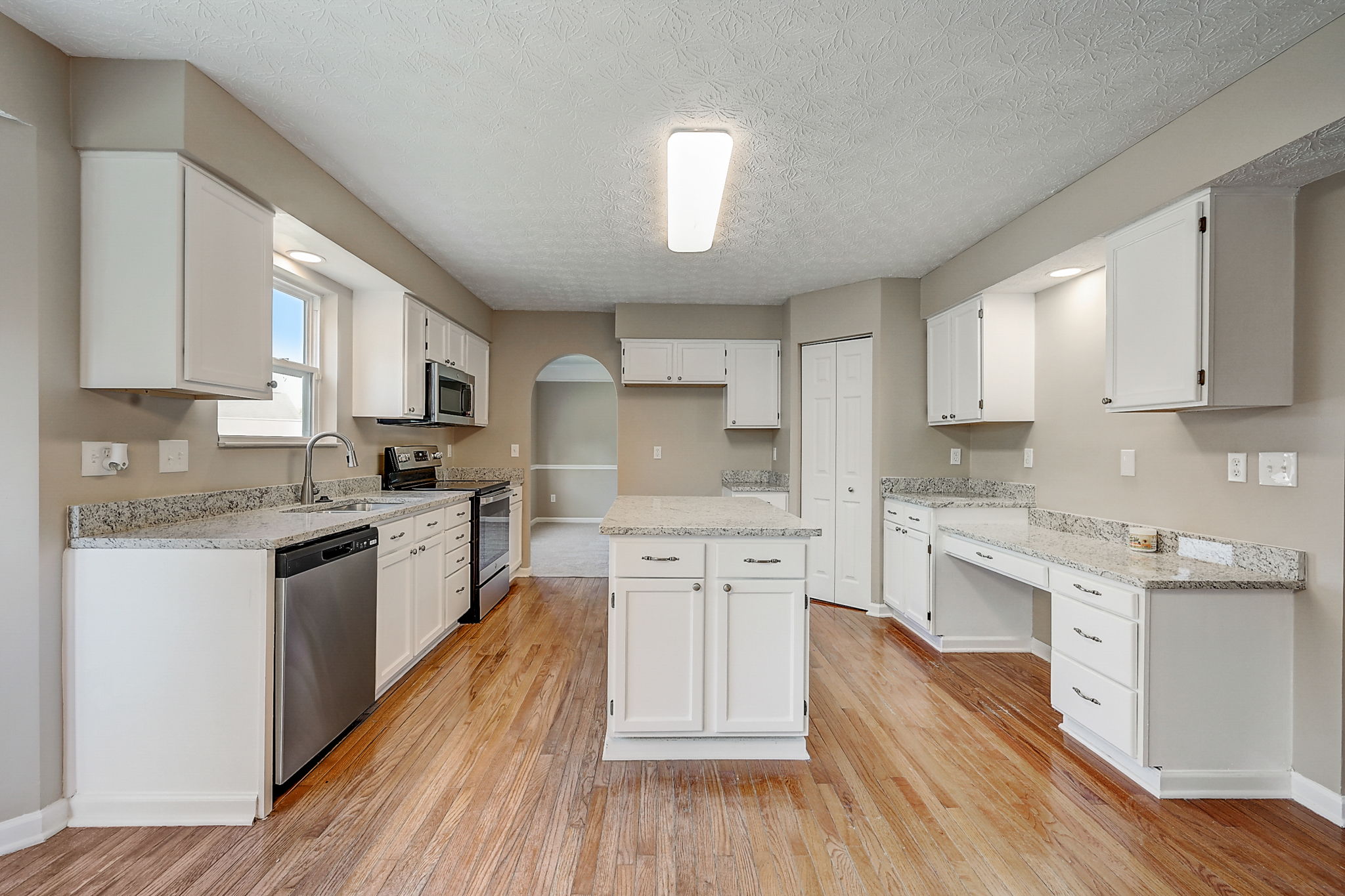 Grisby Ln-024