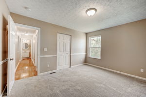 Grisby Ln-032