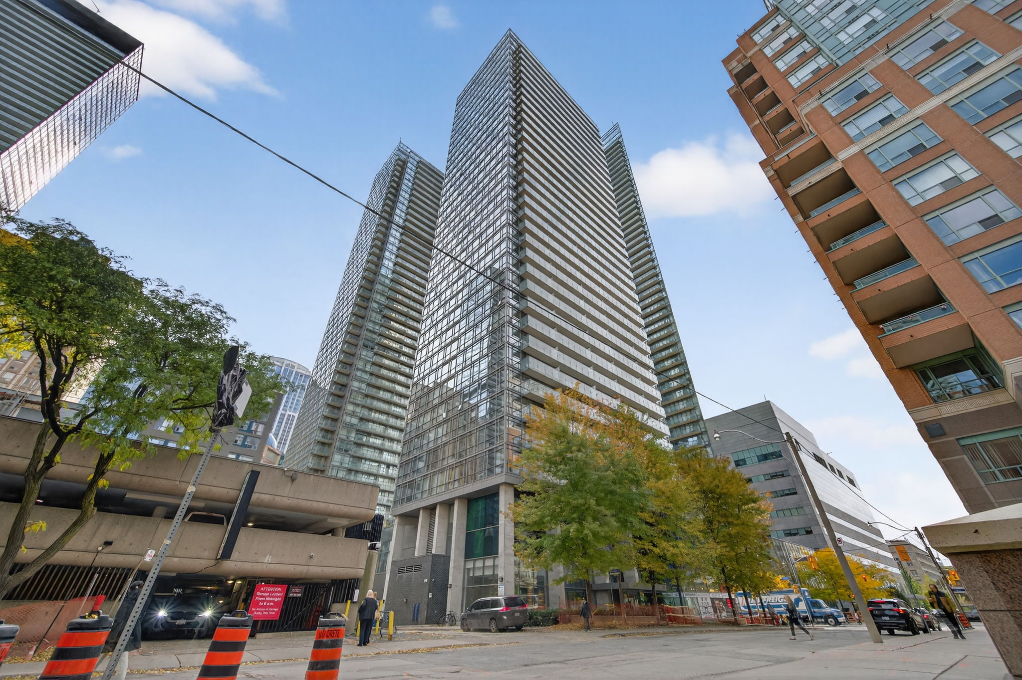 37 Grosvenor St unit 3109 Toronto, ON M4Y 3G5