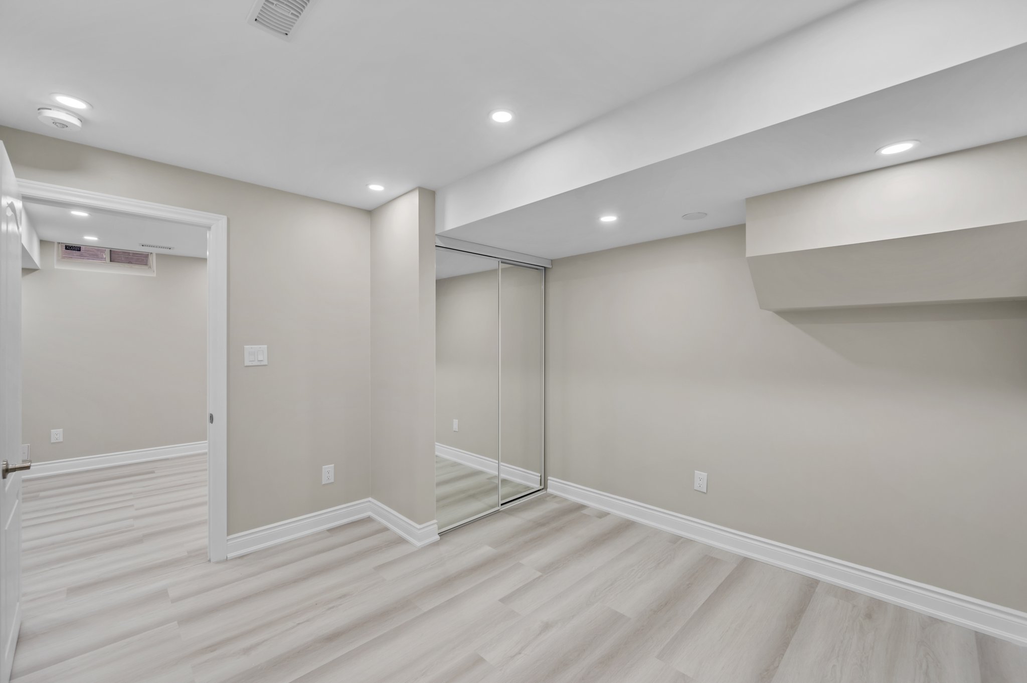 37 Hahn St Whitby, ON L1P 0G9