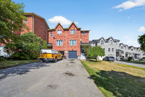 37 Hattie Ct, Georgina ON