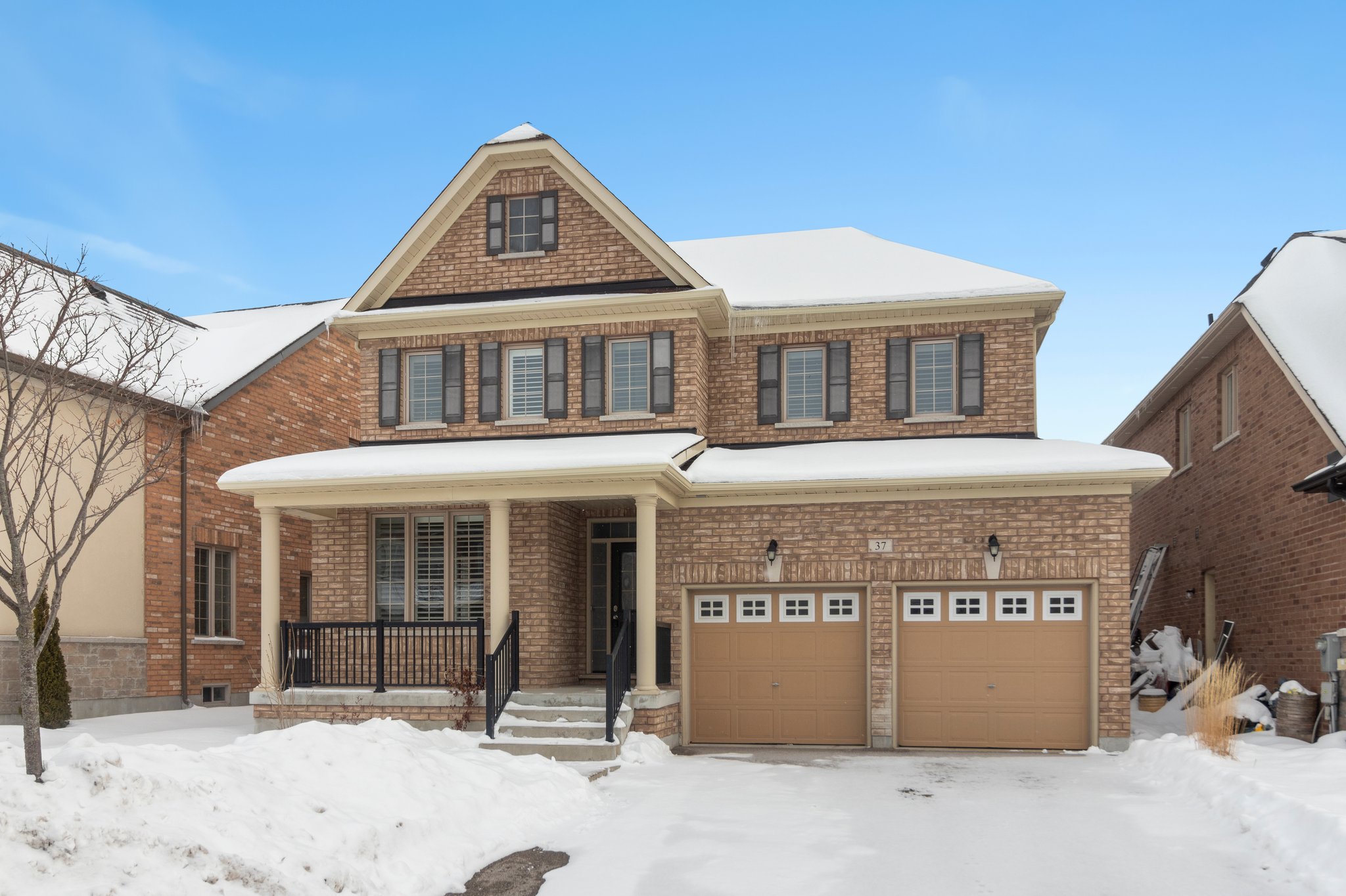37 Kidd St Bradford West Gwillimbury, ON L3Z 2A5
