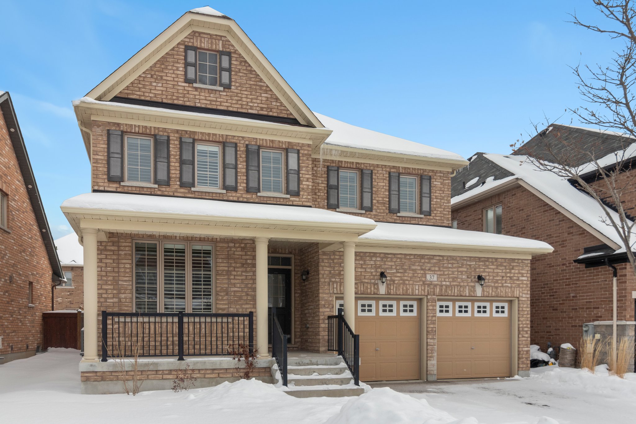 37 Kidd St Bradford West Gwillimbury, ON L3Z 2A5