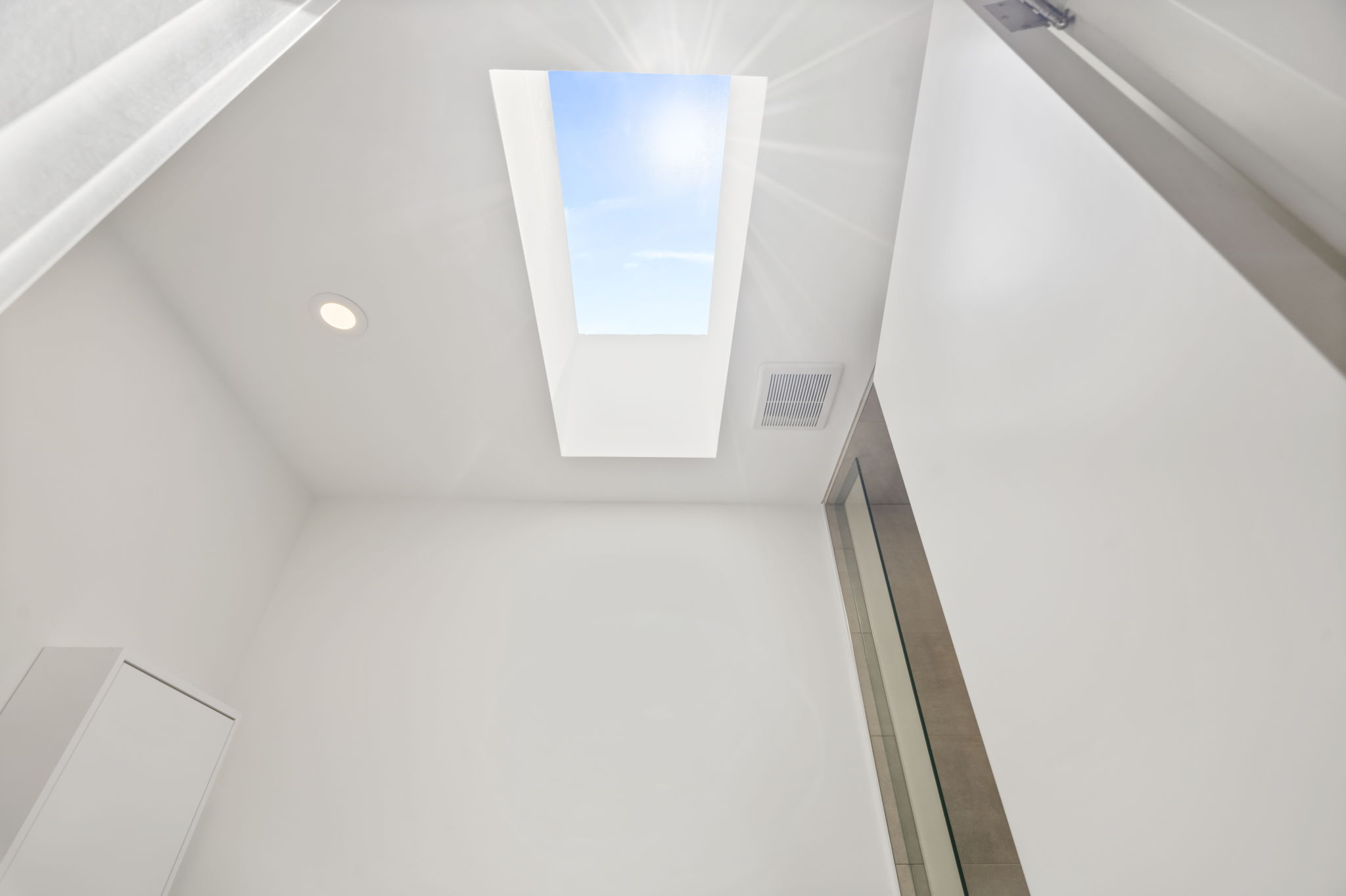 37 Kilbarry Rd Toronto, ON M5P 1K4