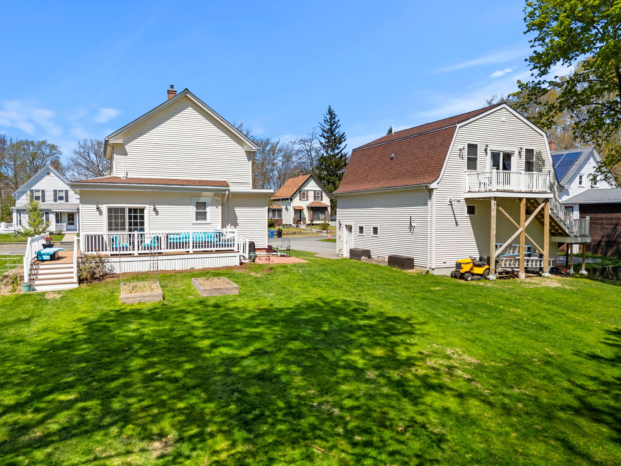 37 Lakeview St, Whitman, MA 02382, USA Photo 4