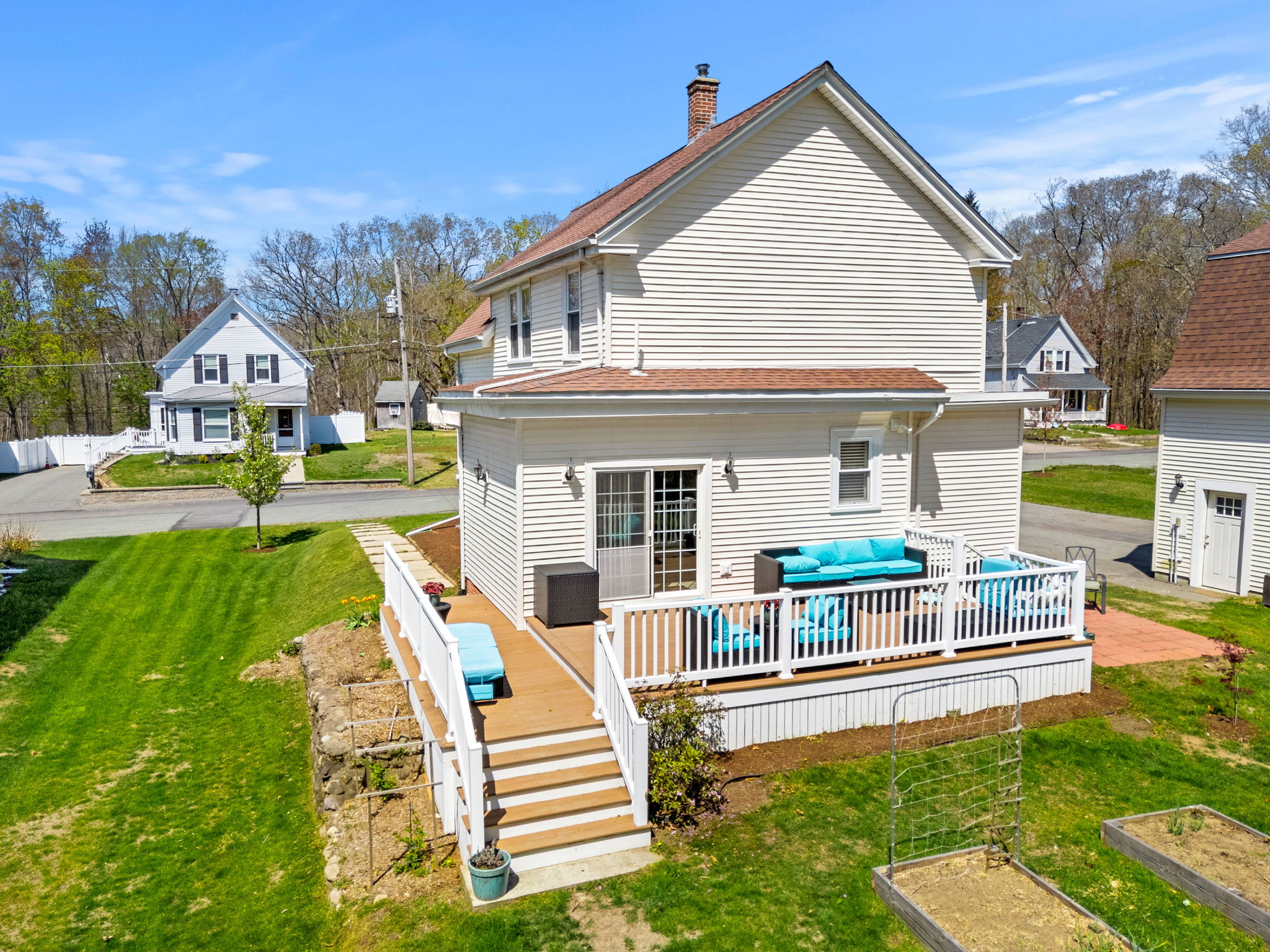 37 Lakeview St, Whitman, MA 02382, USA Photo 5