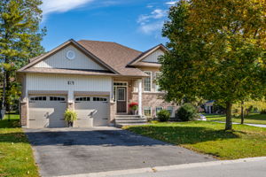  37 Regina Blvd, Wasaga Beach, ON L9Z 1M6, US Photo 2