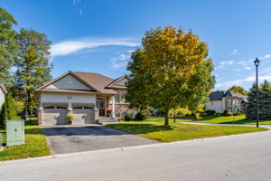  37 Regina Blvd, Wasaga Beach, ON L9Z 1M6, US Photo 3