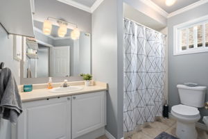  37 Regina Blvd, Wasaga Beach, ON L9Z 1M6, US Photo 15