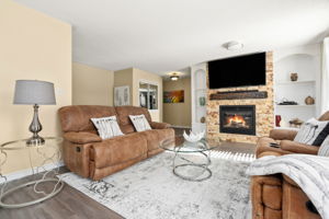  37 Regina Blvd, Wasaga Beach, ON L9Z 1M6, US Photo 11