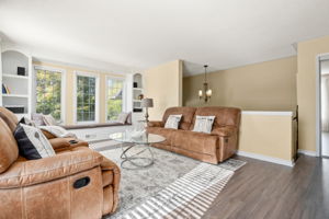  37 Regina Blvd, Wasaga Beach, ON L9Z 1M6, US Photo 9
