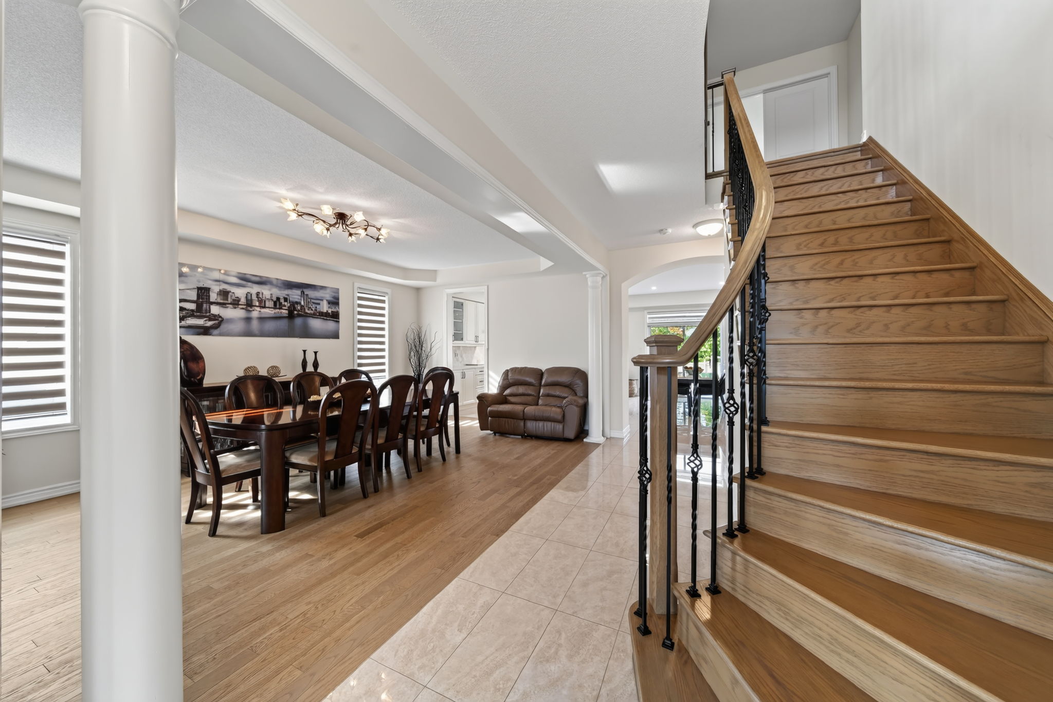 37 Rugman Cres Springwater, ON L9X 2A2