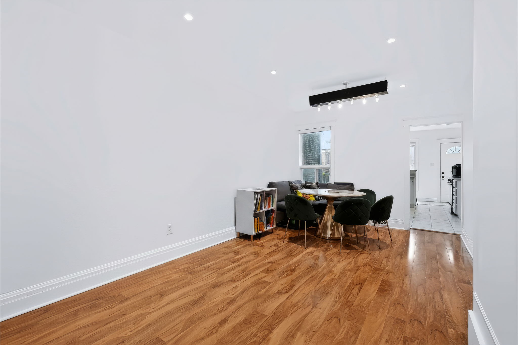  Photo 7