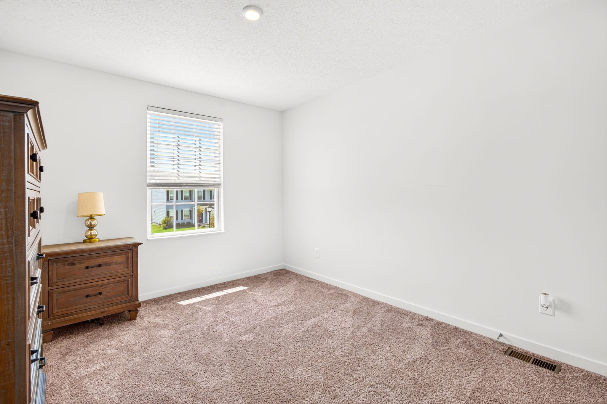 37 Thoreau Dr 54