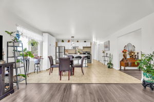 Kitchen/Eating Area