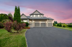 37 Woodland Drive_104 day to dusk.jpeg