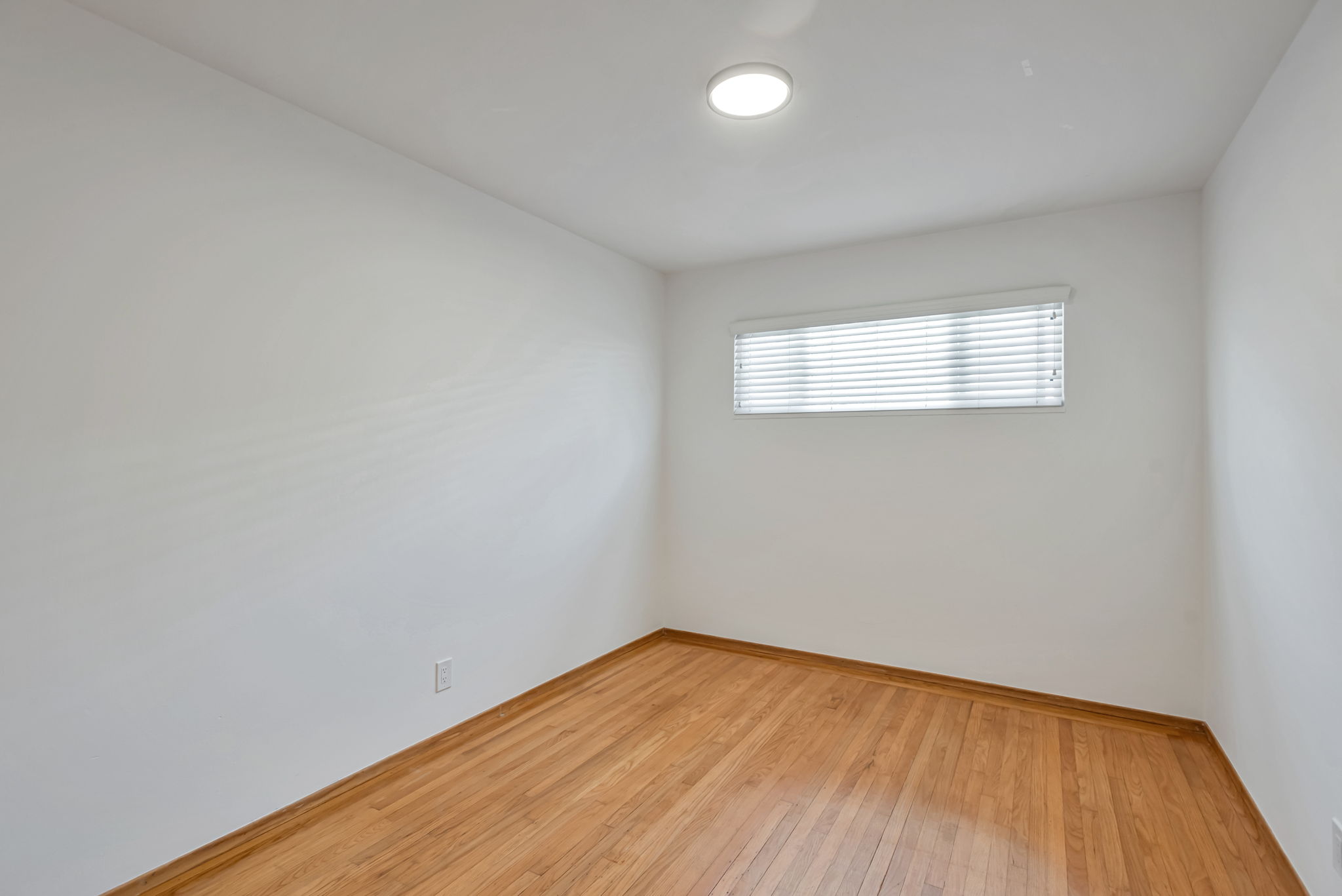 017_370 Beresford Ave