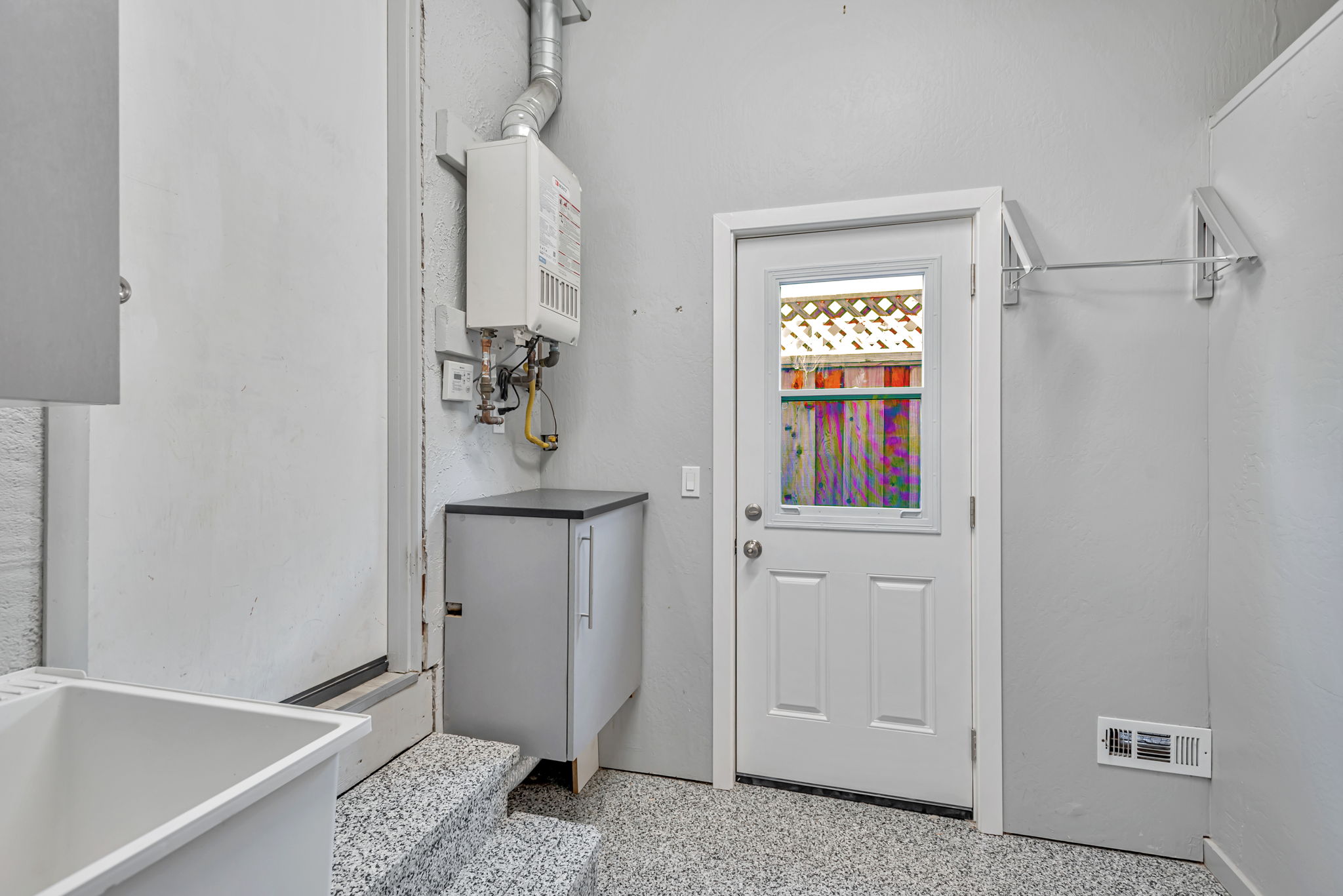 028_370 Beresford Ave