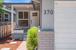 004_370 Beresford Ave