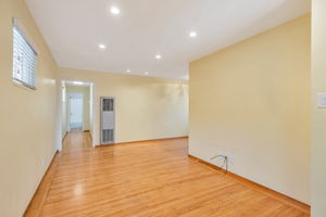 006_370 Beresford Ave