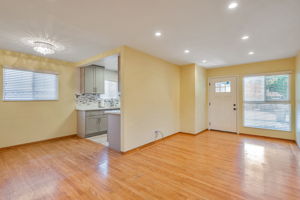 008_370 Beresford Ave
