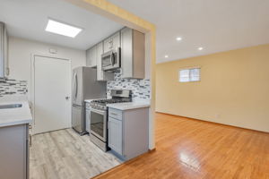 013_370 Beresford Ave
