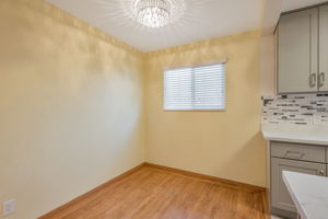015_370 Beresford Ave