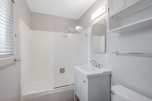 026_370 Beresford Ave