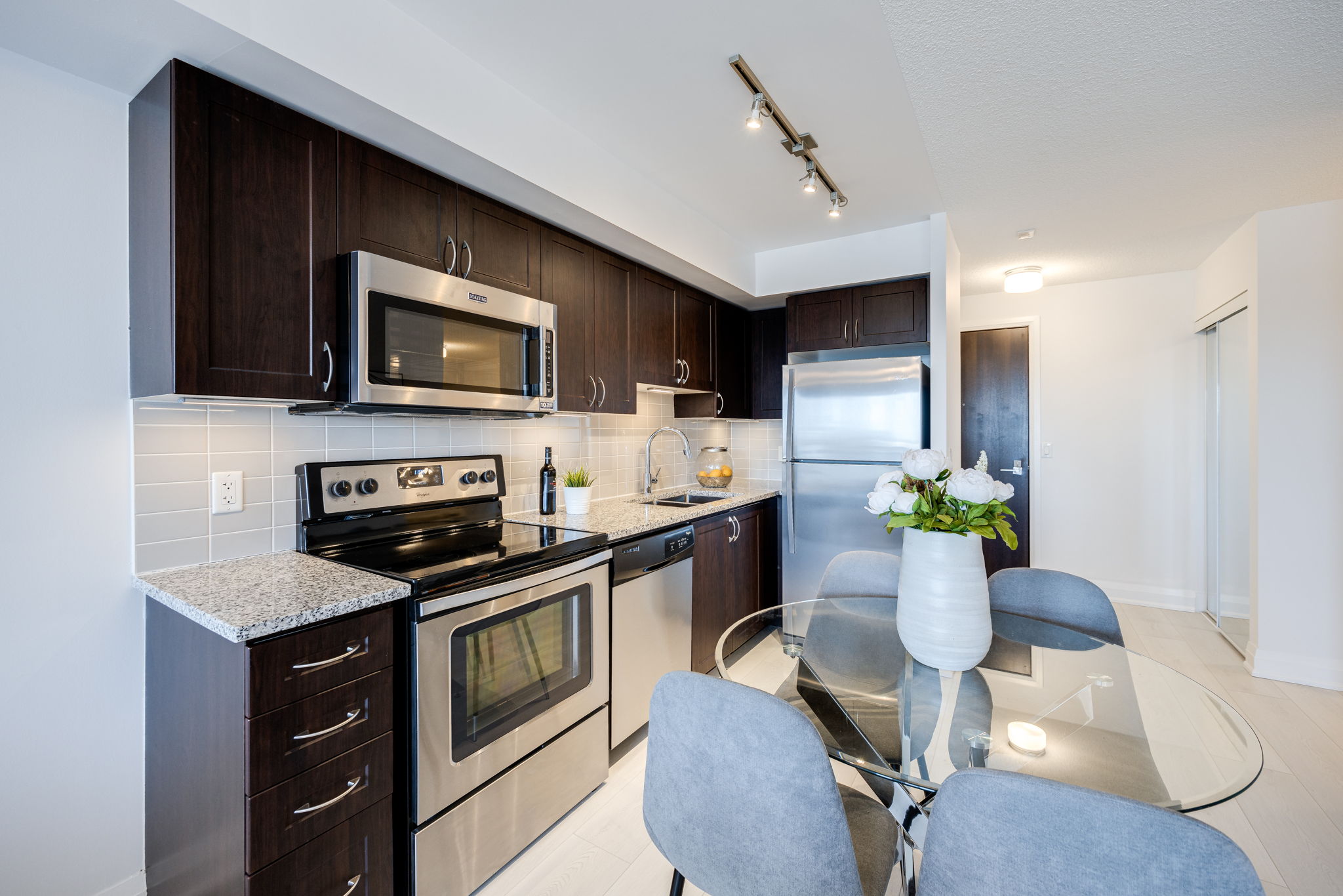 Richmond Hill property showcase — delivered property photograph 9