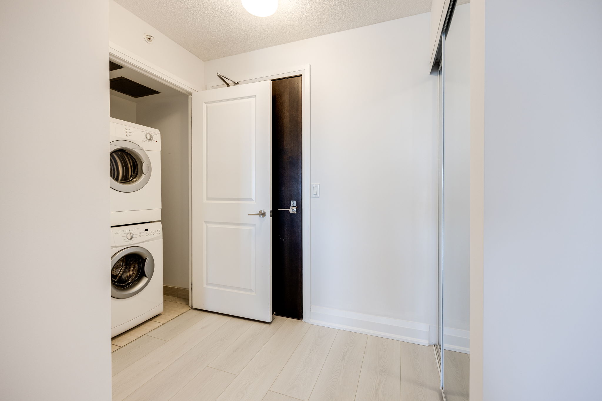 Richmond Hill property showcase — delivered property photograph 24