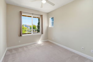 024_F8_370 Klein Ave