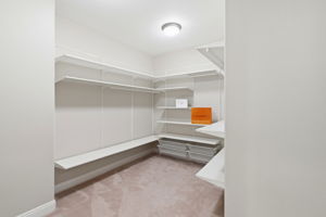 037_F8_370 Klein Ave