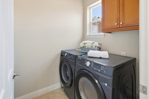 044_F8_370 Klein Ave