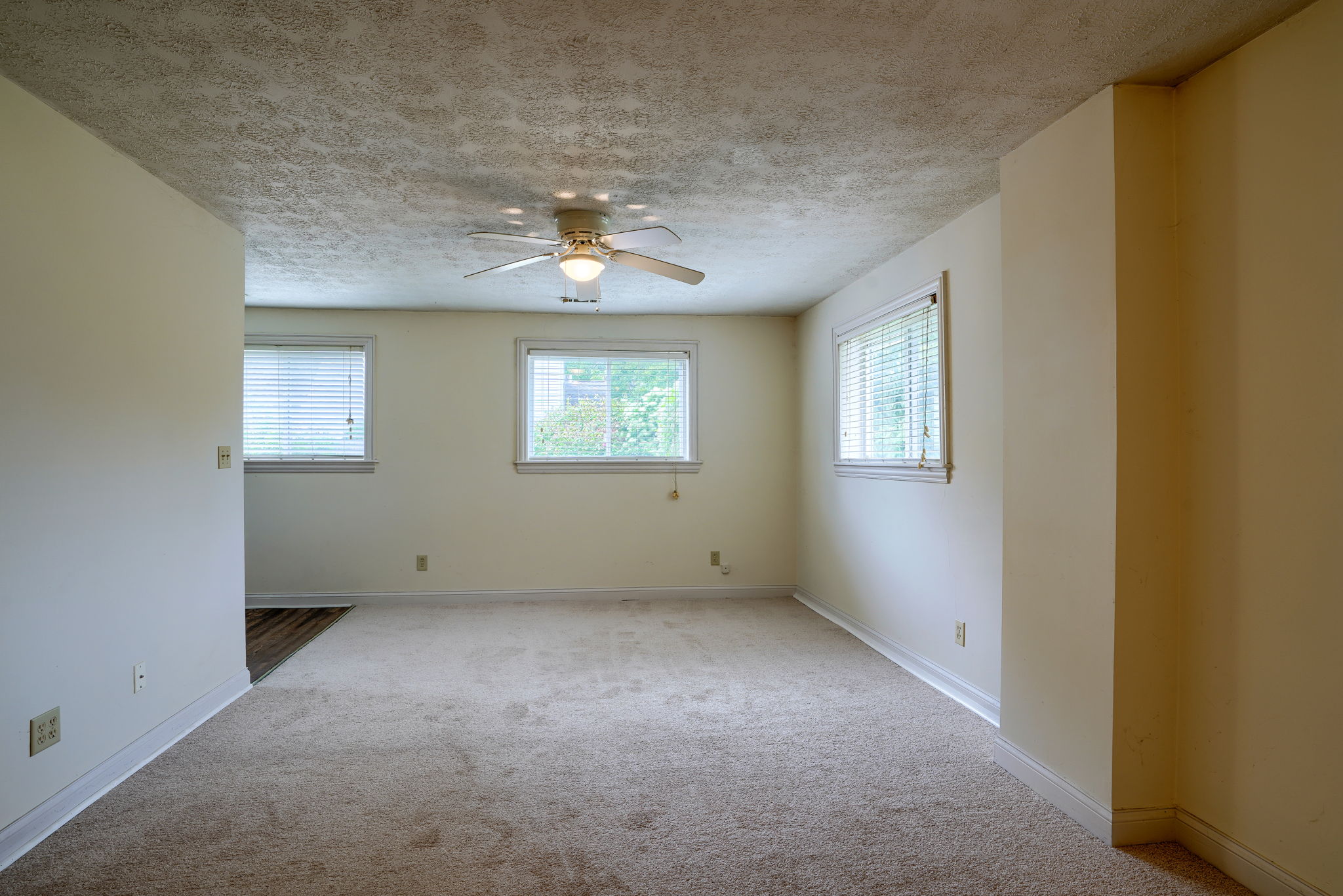 370 Main St (43)