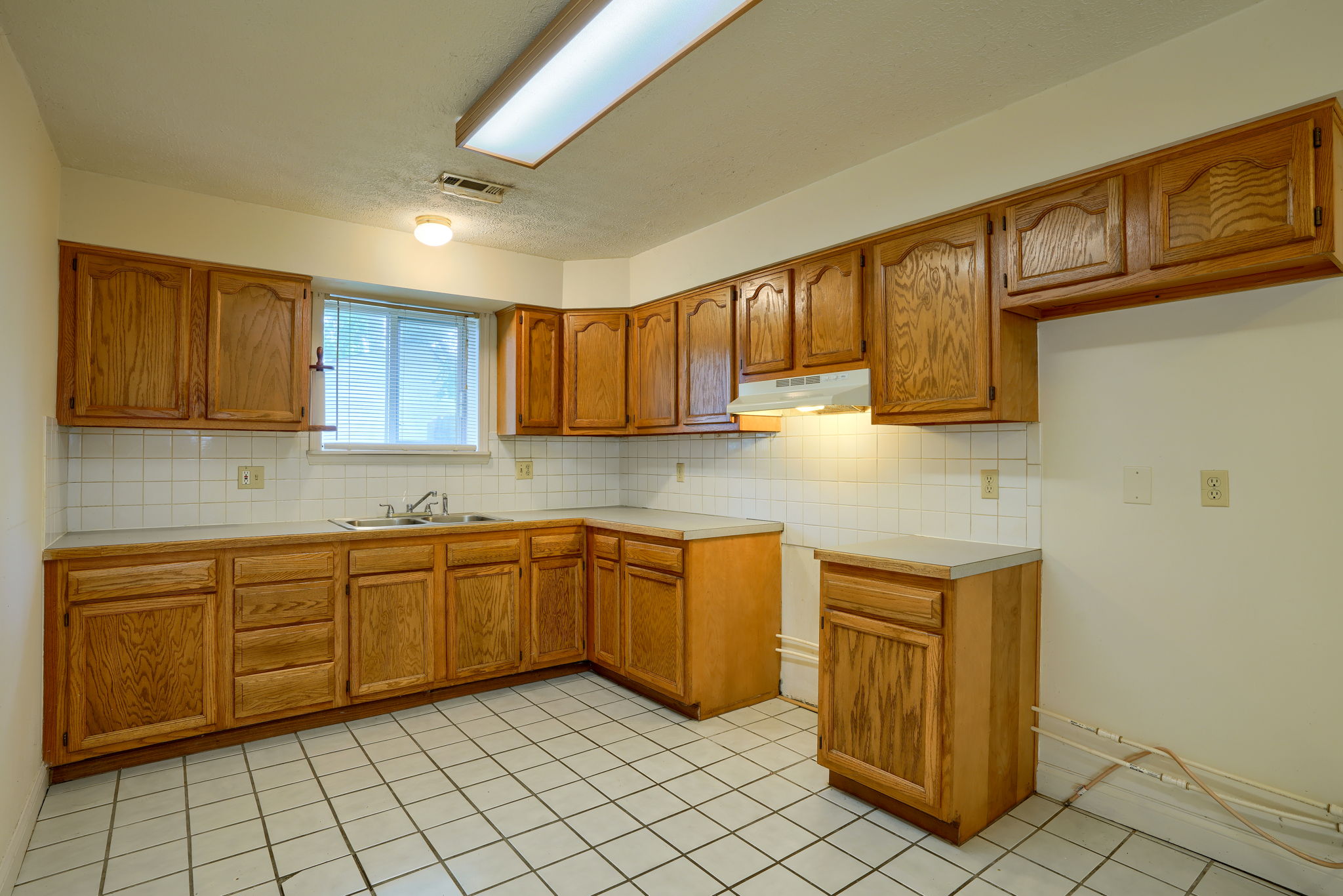 370 Main St (45)