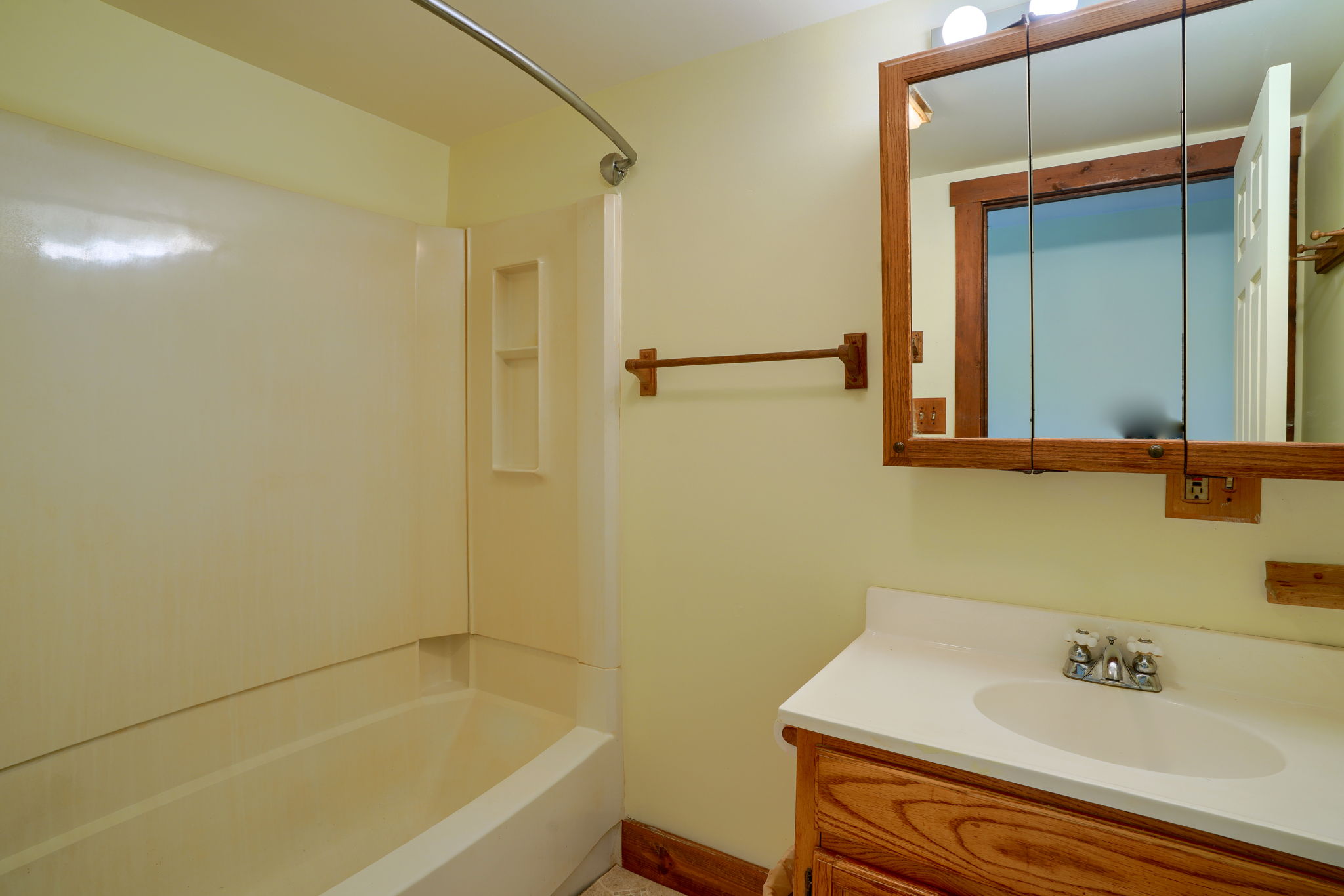 370 Main St (68)