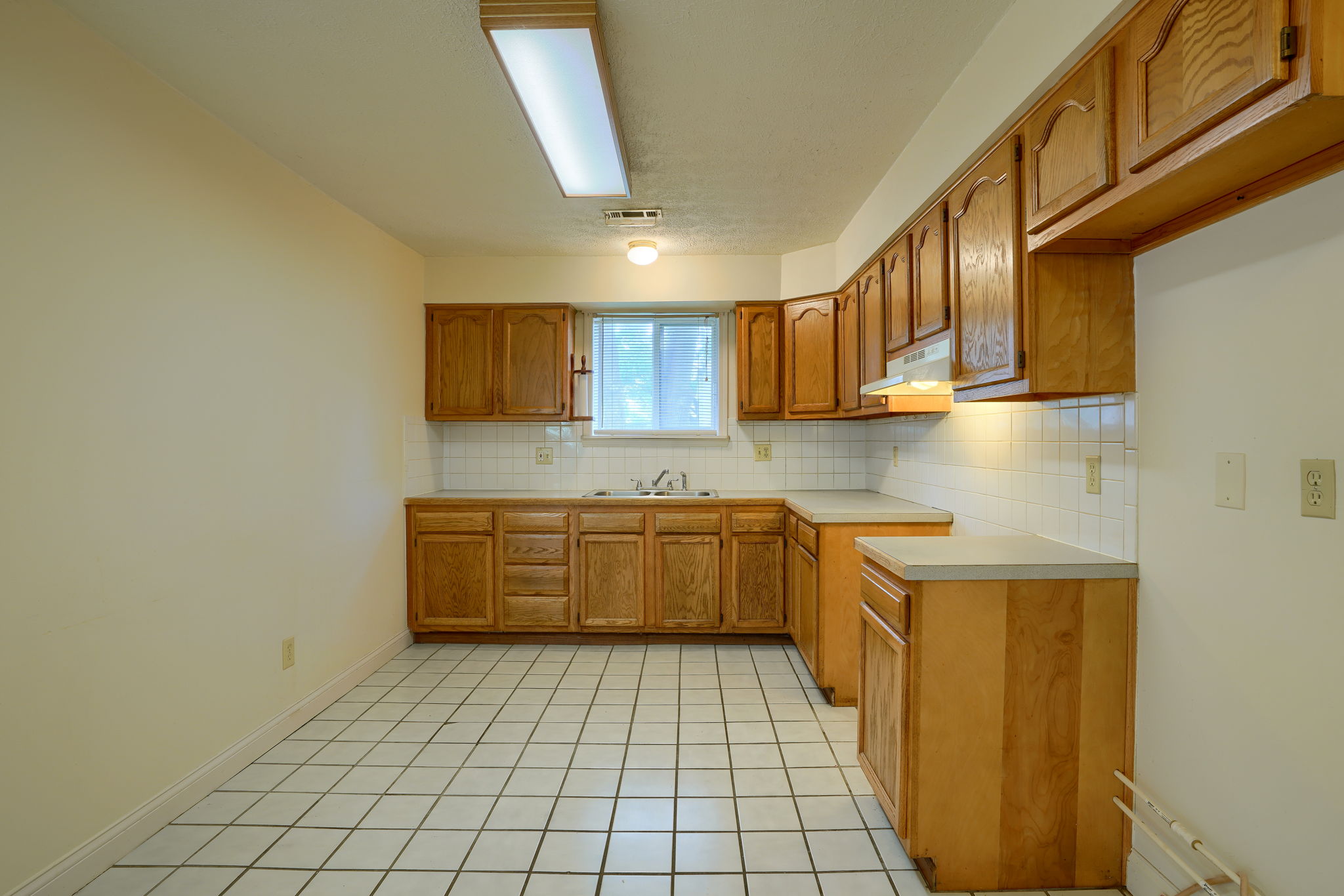 370 Main St (49)