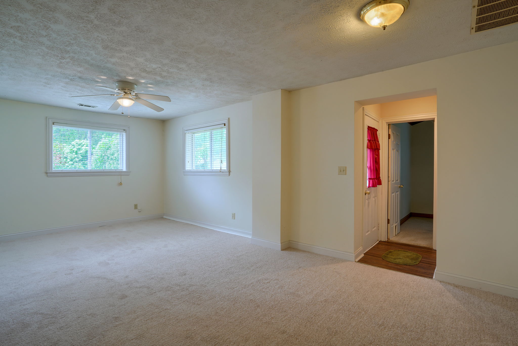 370 Main St (51)