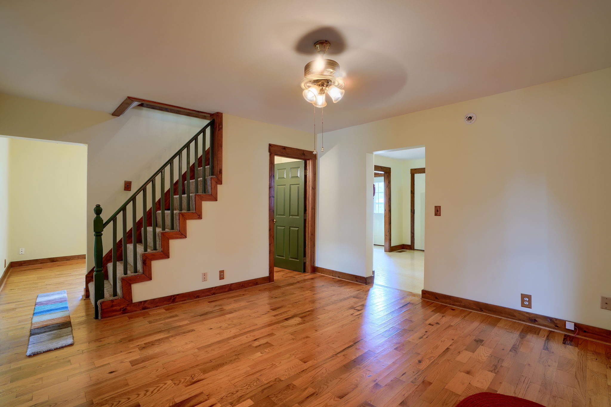 370 Main St (60)