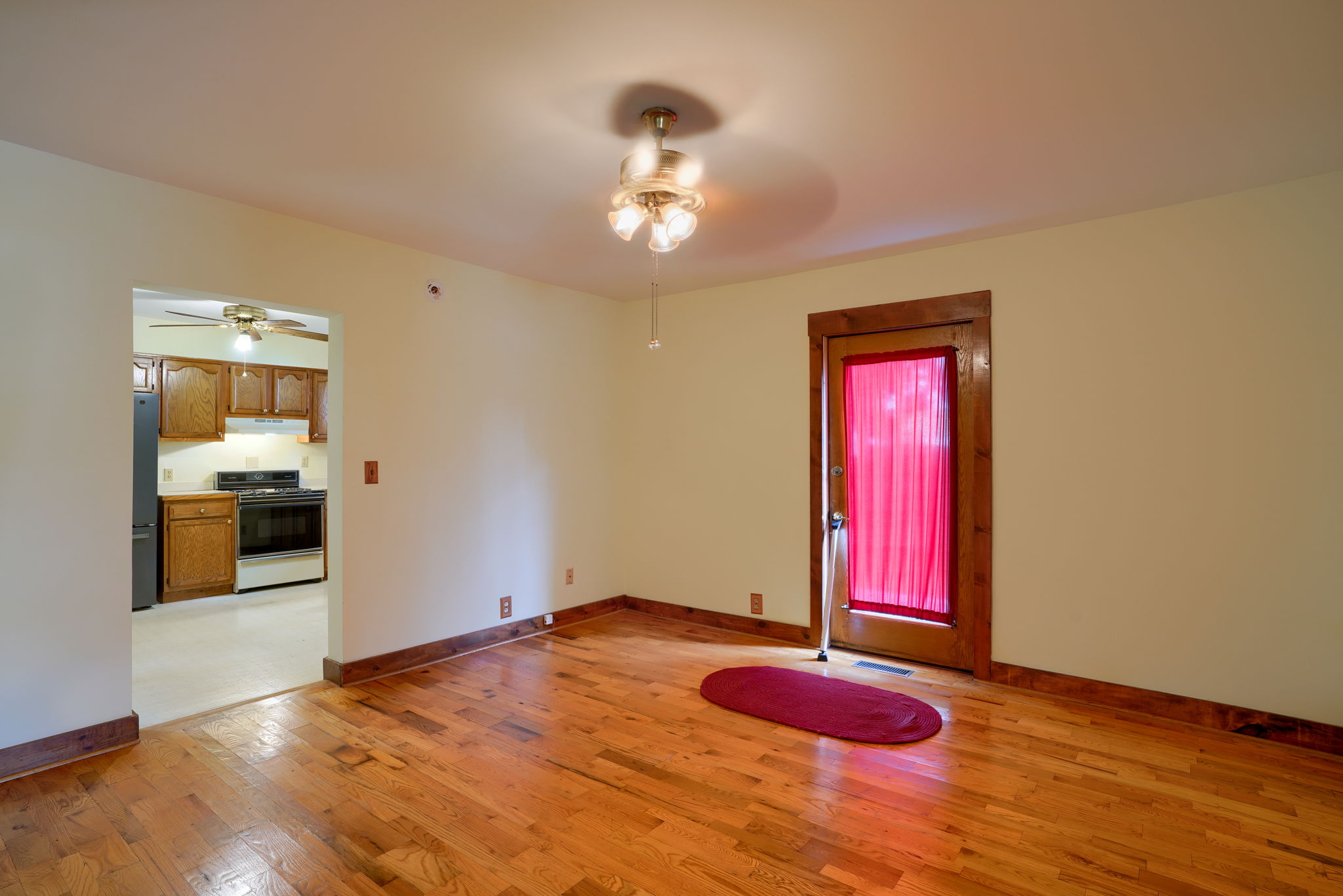 370 Main St (70)