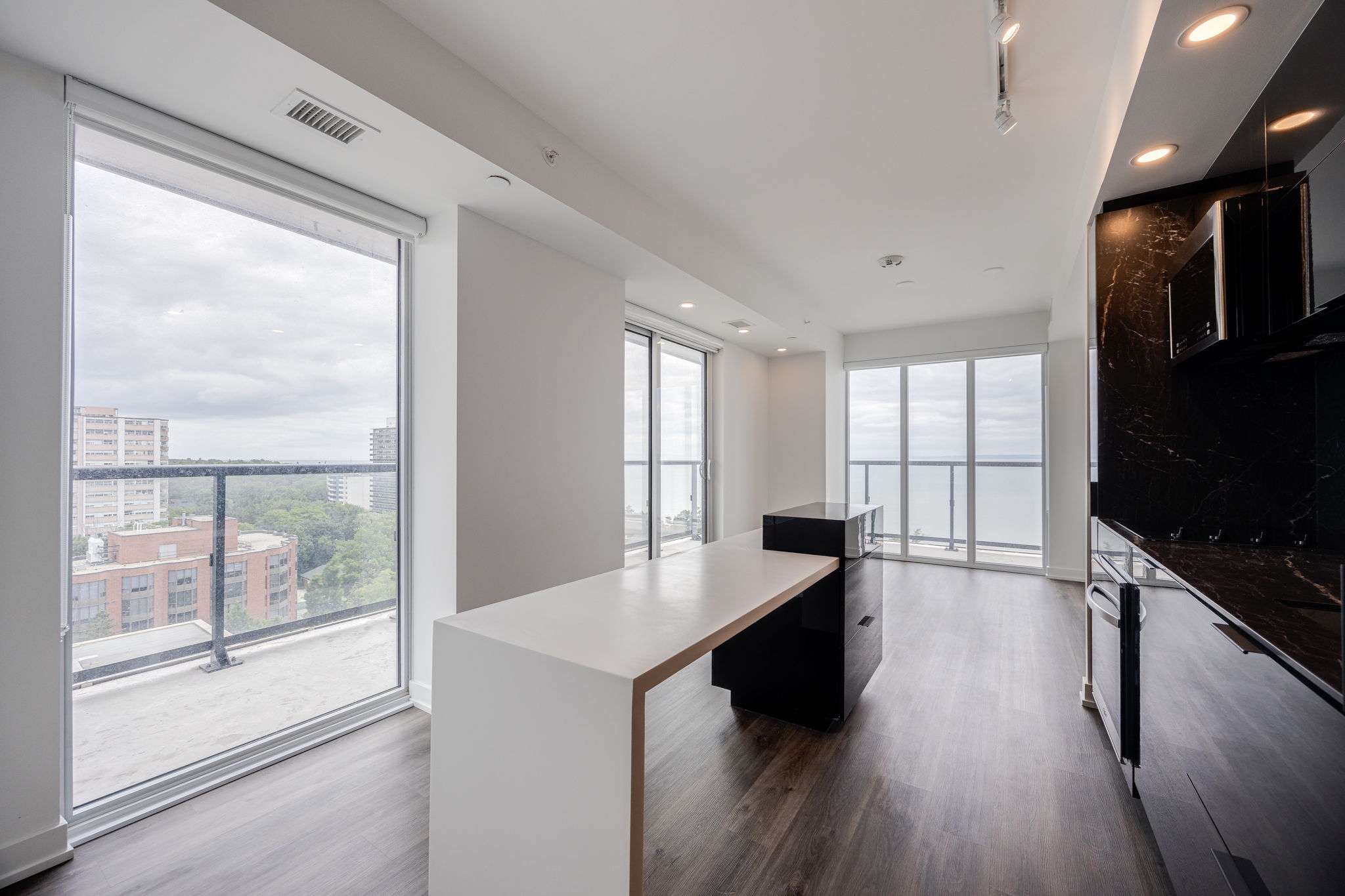 Burlington property showcase — delivered property photograph 3