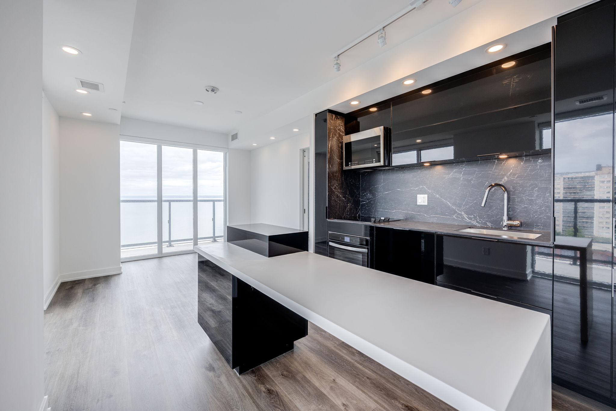 Burlington property showcase — delivered property photograph 4